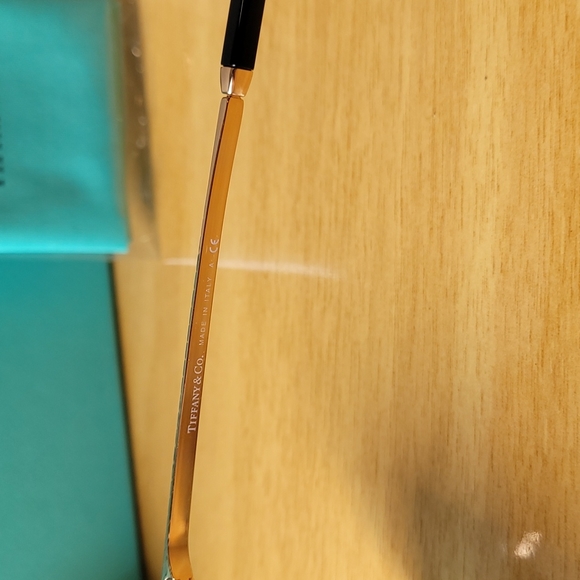 NEW 💯% AUTHENTIC AVIATOR TIFFANY&CO. SUNGLASSES 🕶😍🎁🎀 - Picture 4 of 8